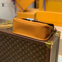 M59457-04  原單水波紋系列 BUCI 手袋