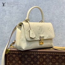 M45976-01  LV原單新款Madeleine中號壓花手提斜背包