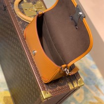 M59457-04  原單水波紋系列 BUCI 手袋