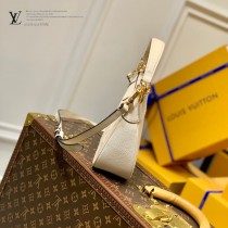 原單M46099奶白 Bagatelle BB 手袋令 Monogram 圖案歷經印花和壓印工藝