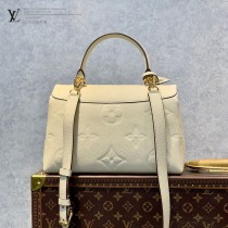 M45976-01  LV原單新款Madeleine中號壓花手提斜背包