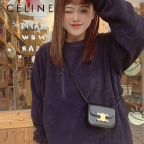 101513-01  CELINE賽琳 原單TRIOMRHE 迷你亮澤牛皮革手袋耳機包牛皮革