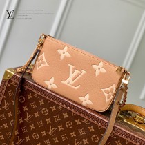 LV M80399淺棕絲印Multi Pochette Accessoires 斜挎包