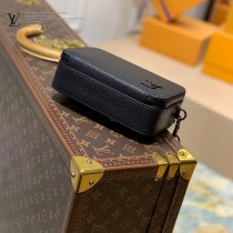 LV原單M59161黑色 Alpha Wearable小號郵差包