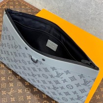 LV原單M81385鐵灰壓花Discovery Pochette 大號手拿包