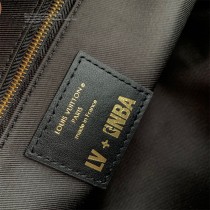 LV原單M58515黑色手拿包Cloakroom Dopp Kit 手袋