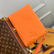 LV原單 M69837-03  黑色 全皮手包手拿包 IPAD 保護套