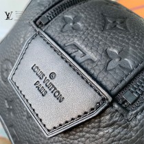 LV原單M59478黑色全皮壓花Dopp Kit 盥洗袋