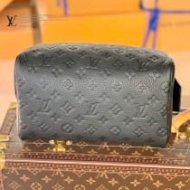 LV原單M59478黑色全皮壓花Dopp Kit 盥洗袋
