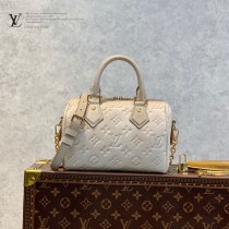 LV 原单M46163-02  压花绿 本款 Speedy Bandouliere 20 手袋