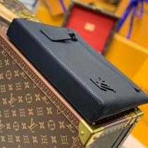 LV原單 M69837-01  黑色 全皮手包手拿包 IPAD 保護套