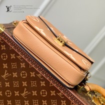 LV 原單M45773-001 淺黃絲印 Pochette Metis 手袋郵差包