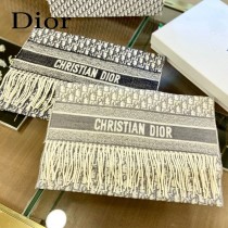 Dior 原單圍巾經典的Oblique印花刺繡圖案裝飾