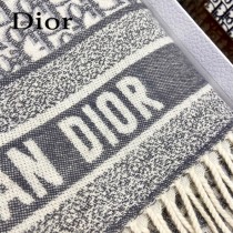 Dior 原單圍巾經典的Oblique印花刺繡圖案裝飾