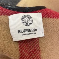 Burberry新款專屬標識雙面鬥篷