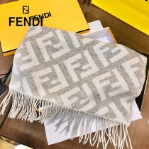 FENDI經典F大logo圍巾  顏值又高，辨識度高