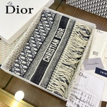 Dior 原單圍巾經典的Oblique印花刺繡圖案裝飾