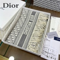 Dior 原單圍巾經典的Oblique印花刺繡圖案裝飾