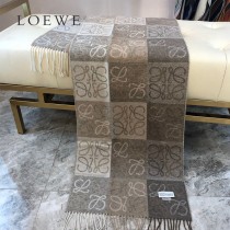 LOEWE老花棋盤格圍巾