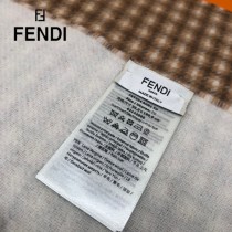 FENDI芬迪仟鳥格元素圍巾