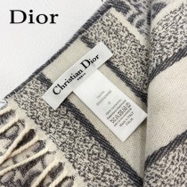 Dior 原單圍巾經典的Oblique印花刺繡圖案裝飾