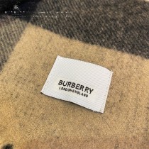 Burberry巴寶莉 經典雙面格紋羊絨圍巾