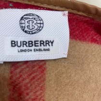 Burberry新款專屬標識雙面鬥篷