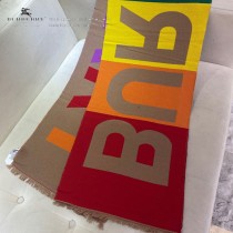 BURBERRY巴寶莉最新雙面大字母圍巾