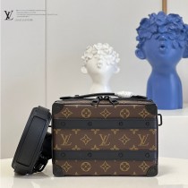 M59163-03 原單  Handle Soft Trunk 手袋 為 Monogram 皮革壓印細膩紋理