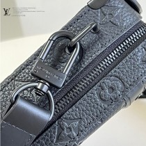 M59163-01 原單  Handle Soft Trunk 手袋 為 Monogram 皮革壓印細膩紋理