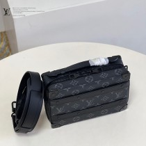 M59163-02 原單  Handle Soft Trunk 手袋 為 Monogram 皮革壓印細膩紋理