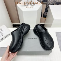 Balenciaga巴黎世家 x Crocs 聯名春夏爆款成型一體半拖洞洞鞋