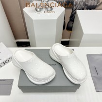 Balenciaga巴黎世家 x Crocs 聯名春夏爆款成型一體半拖洞洞鞋