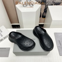 Balenciaga巴黎世家 x Crocs 聯名春夏爆款成型一體半拖洞洞鞋