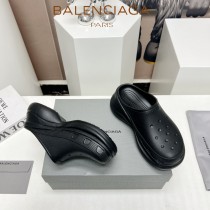 Balenciaga巴黎世家 x Crocs 聯名春夏爆款成型一體半拖洞洞鞋