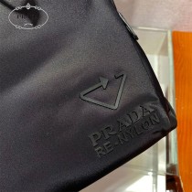 2VZ135-01  PRADA普拉達新款背包