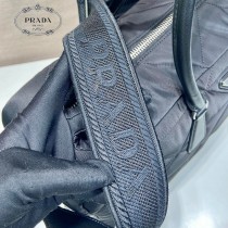 2VA009 PRADA普拉達新款格紋旅行包