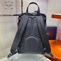 2VZ135-01  PRADA普拉達新款背包