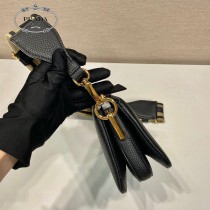 1BH194-01   PRADA普拉達三層包