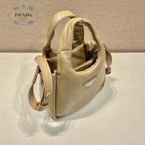 1BA359-03   PRADA普拉達小號羊皮菜籃子