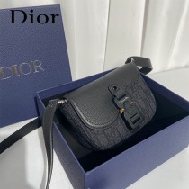 DIOR 迪奧馬鞍手拿包 附有肩帶