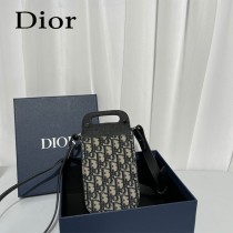 DIOR 迪奧馬鞍豎版手袋 搭配肩帶