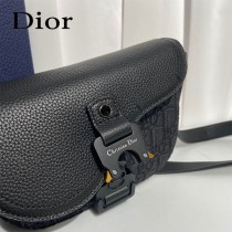 DIOR 迪奧馬鞍手拿包 附有肩帶