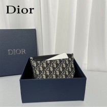 DIOR 迪奧老花馬鞍手拿包 附有肩帶