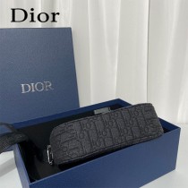 DIOR 迪奧馬鞍信使包以米色和黑色 Oblique 印花