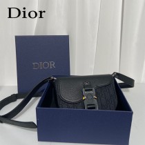 DIOR 迪奧馬鞍手拿包 附有肩帶