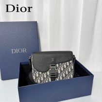 DIOR 迪奧馬鞍信使包以米色和黑色 Oblique 印花