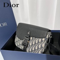 DIOR 迪奧馬鞍信使包以米色和黑色 Oblique 印花