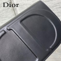 DIOR 迪奧最新款豬鼻子Signature繫列郵差包