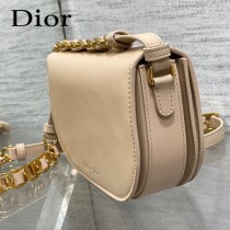 DIOR 迪奧最新款豬鼻子Signature繫列郵差包